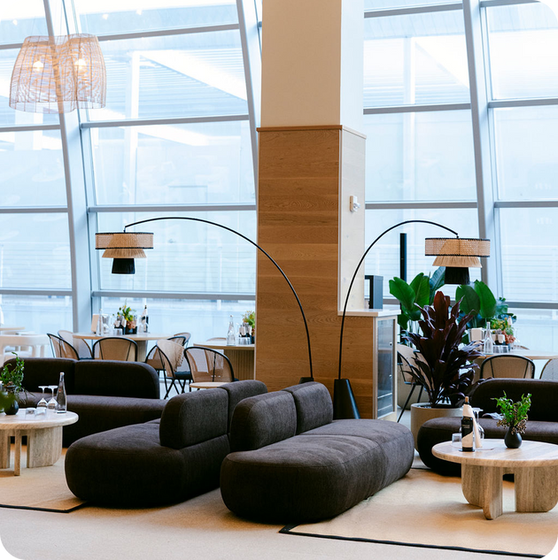 Lounges, Restaurants & Bars